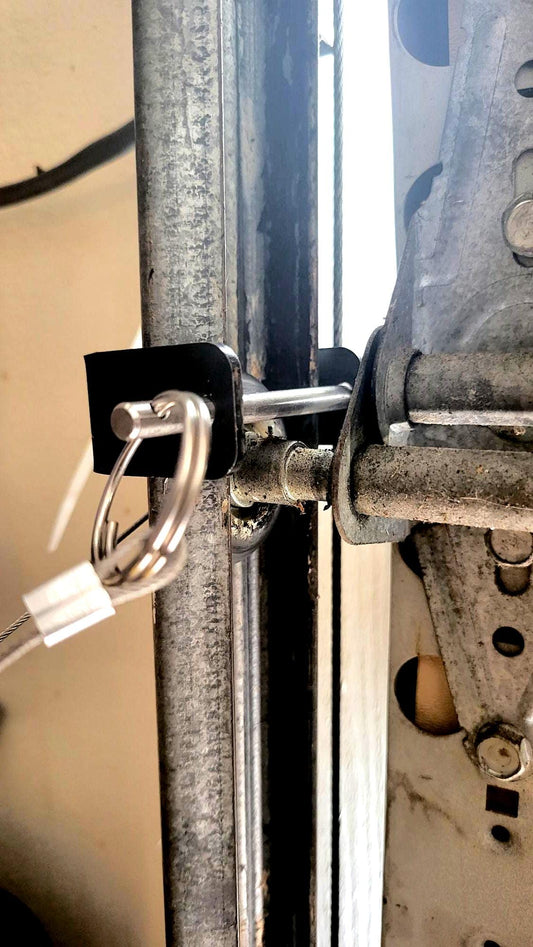 Garage Door Deadbolt – No Tools or Ladders Needed. Easy to Lock & Unlock. Secure Your Garage in Seconds.